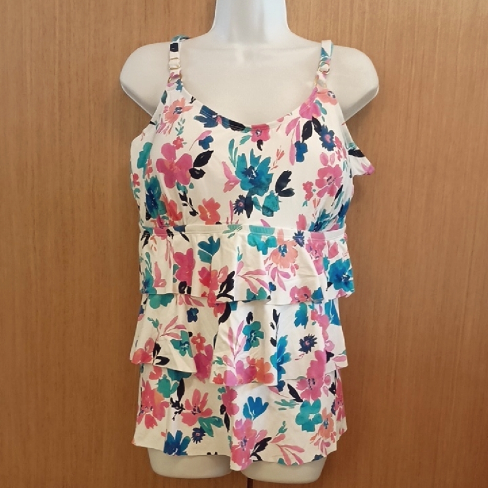 +SZ TOP ONLY NWOT Leilani Plus SZ 22W White Floral Print Bathing Suit Top